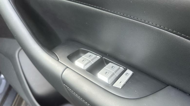 MG MG4 180kW Premium Extended Range 77kWh 5dr Auto Electric Hatchback